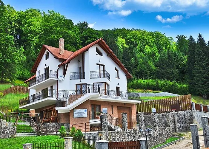 Charming Villa In A Private Mountain Resort