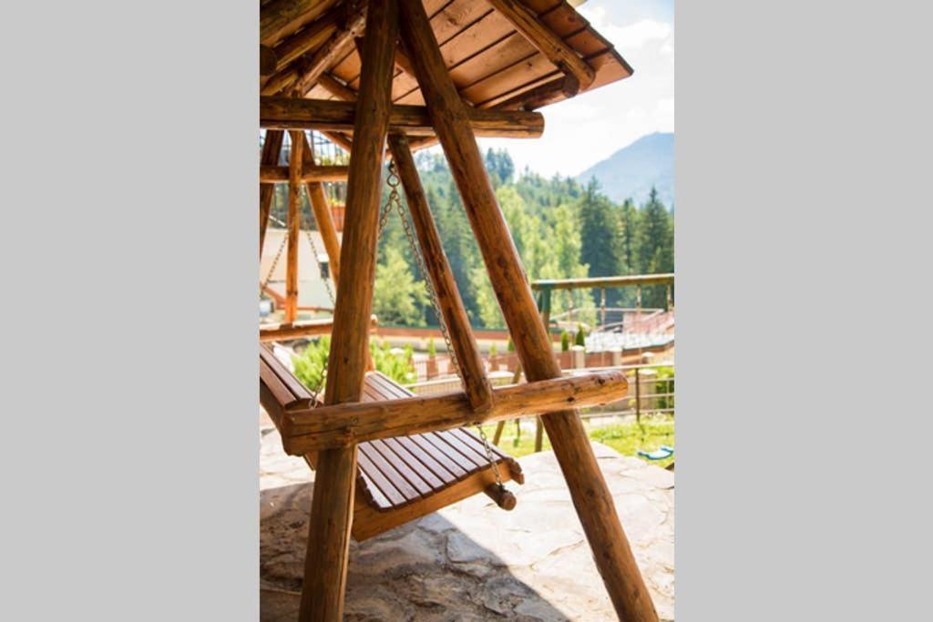 Charming In A Private Mountain Villa Brasov