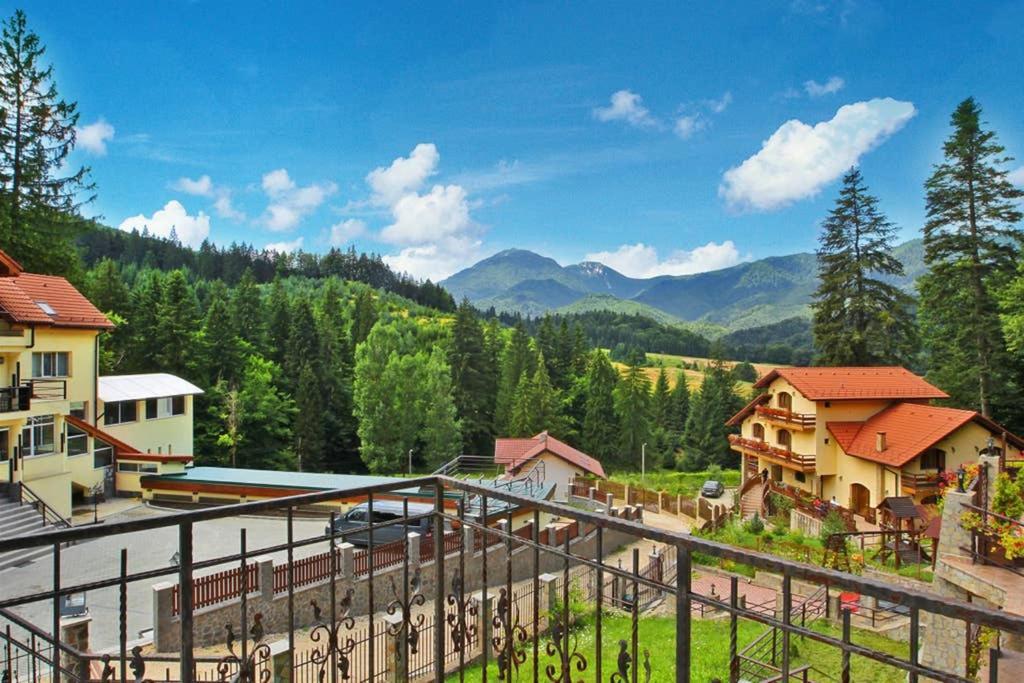 Charming In A Private Mountain Villa *