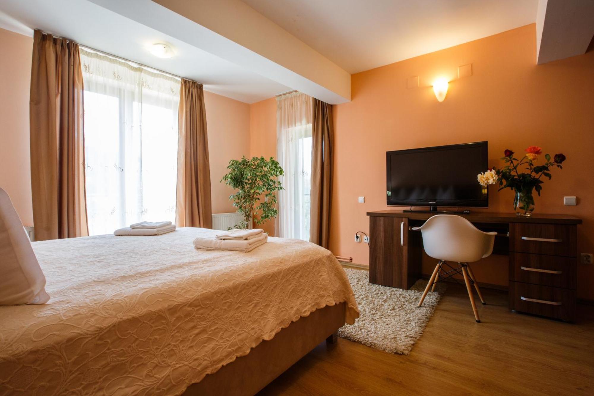 Charming In A Private Mountain Villa Brasov